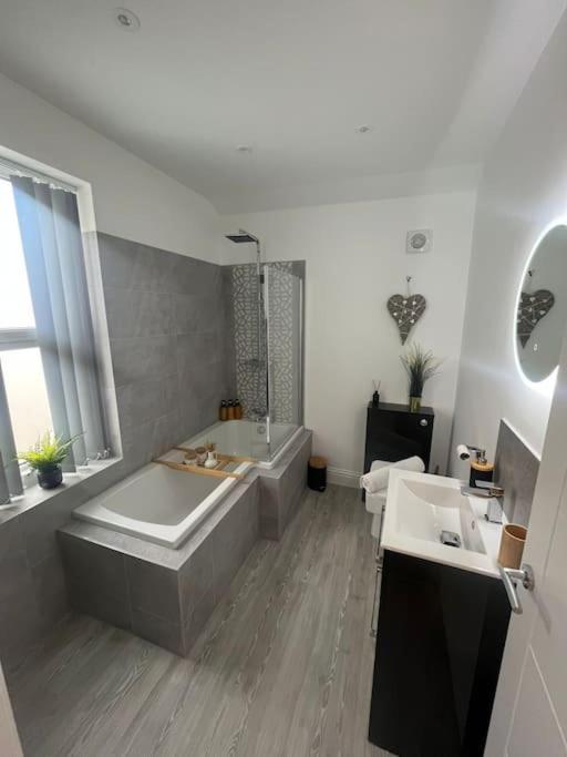 Brand New Stunning Family House Villa Blackpool Exterior foto